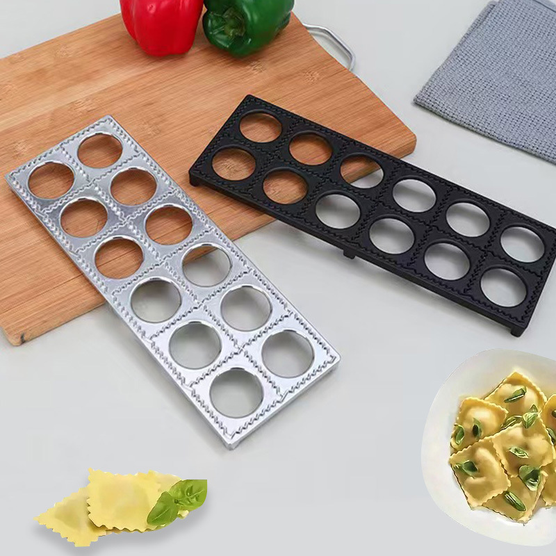 キッチンガジェットツール 12/37穴 イタリア製ラビオリメ - Kitchen Gadgets Dumpling Maker のレビューと価格